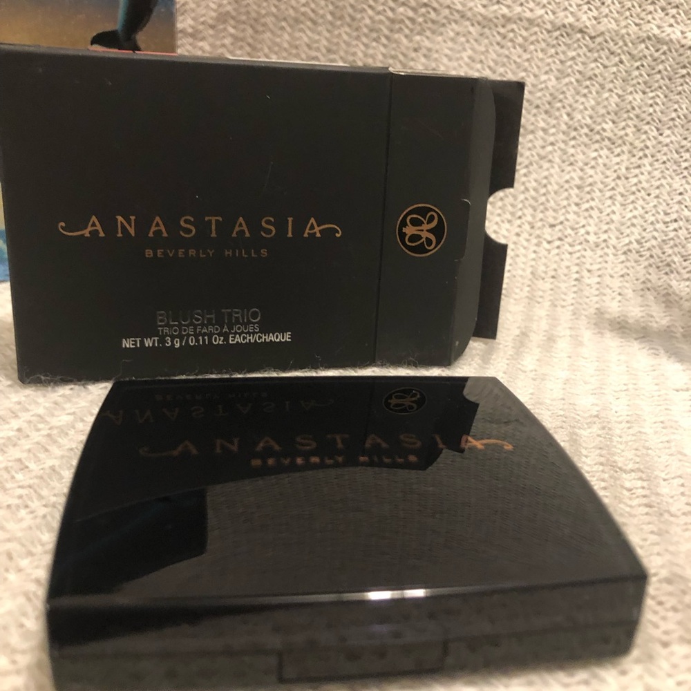 Anastasia Beverly Hills. NWT - Picture 5 of 7